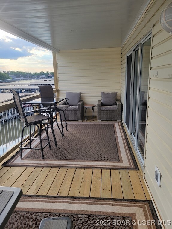 Large and comfortable deck
