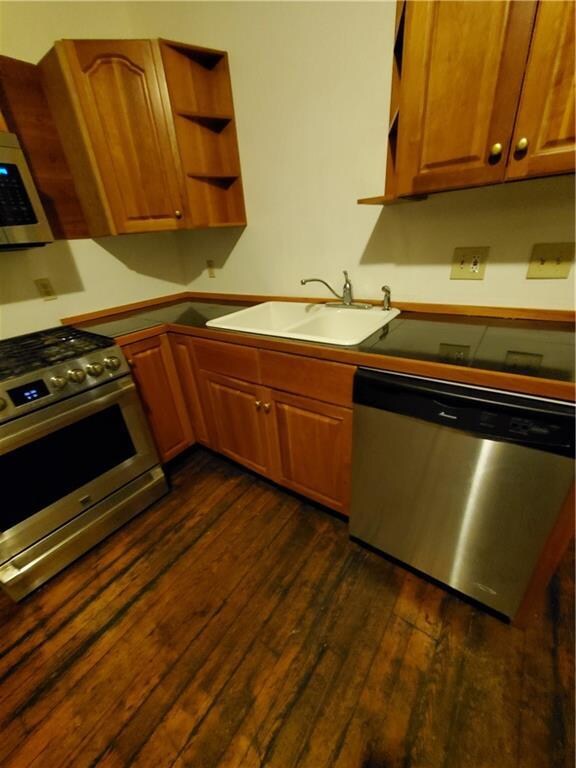 160 Broadway unit 3, Newport, RI 02840 - photo 3