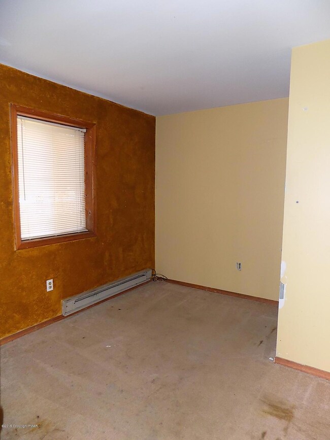 5854 Lower Deer Lake Ct, Emerald Lakes, PA 18334 - photo 4