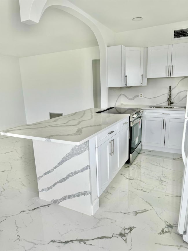 3080 Lake Osborne Dr unit 202, Lake Worth Beach, FL 33461 - photo 2