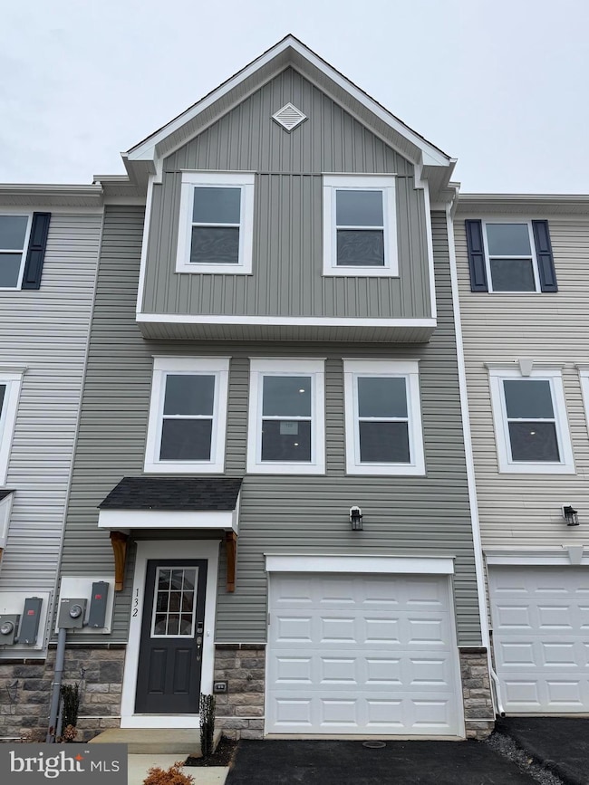 132 Monroe Ave, Ranson, WV 25438 - photo 2