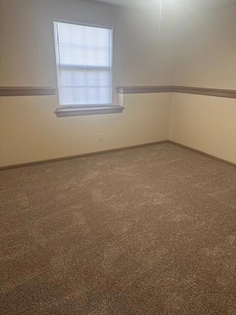 132 N Crest Dr, Raymore, MO 64083 - photo 6