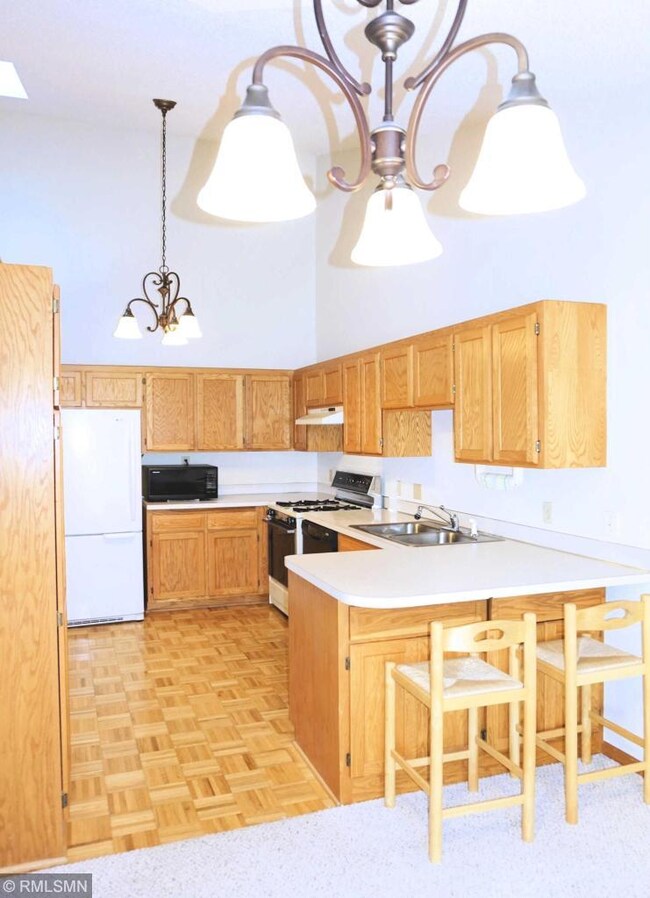 82nd Bright Open Kitchen