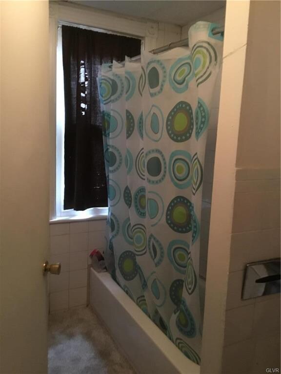 2nd Floor Bath