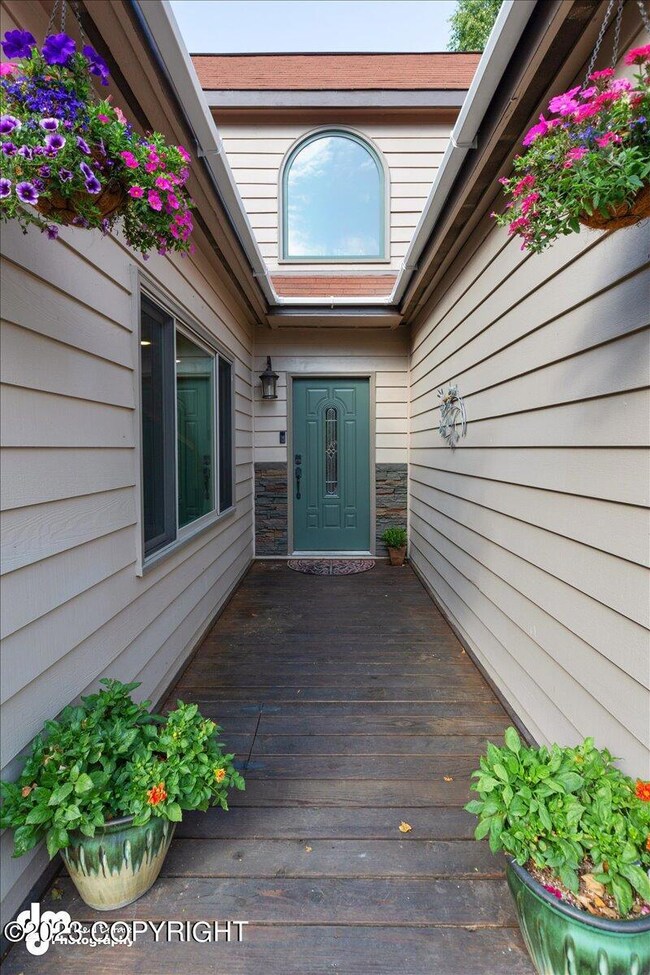 02-Exterior Front MS_92409