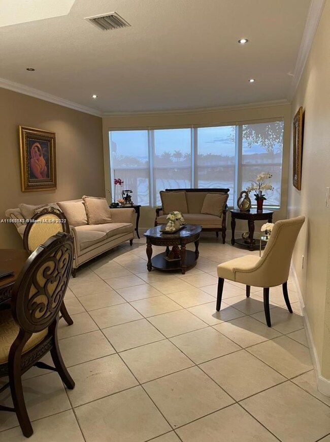 6664 NW 107th Place, Doral, FL 33178 - photo 5