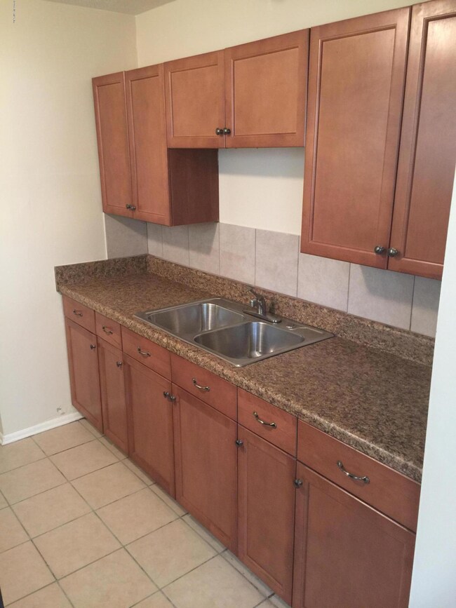 6533 Cooper Ln, Jacksonville, FL 32210 - photo 5