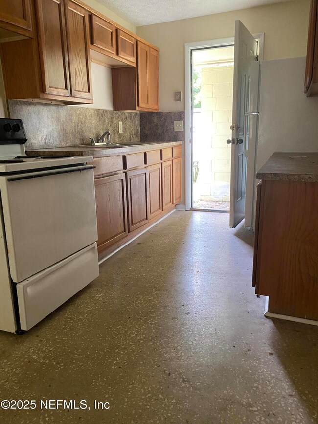 3658 Stanley St unit 3, Jacksonville, FL 32207 - photo 2