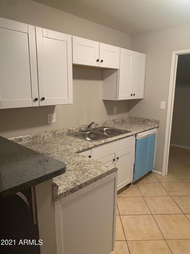 423 E 9th Ave unit 3, Mesa, AZ 85204 - photo 2