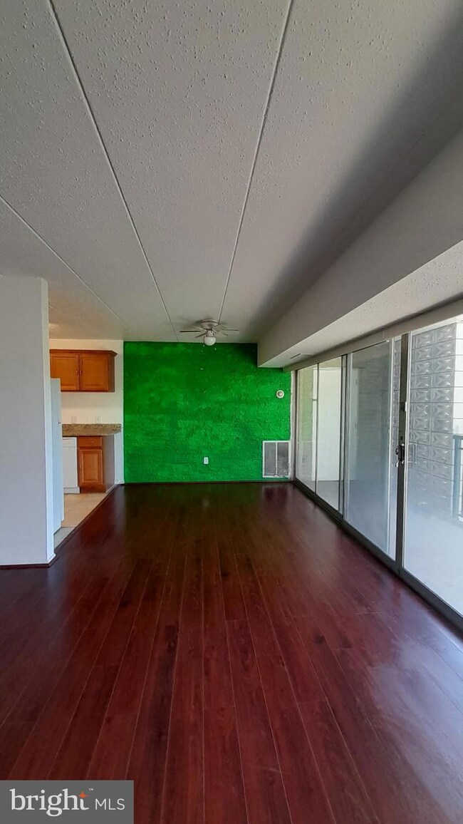 1804 Metzerott Rd unit 303, Adelphi, MD 20783 - photo 5