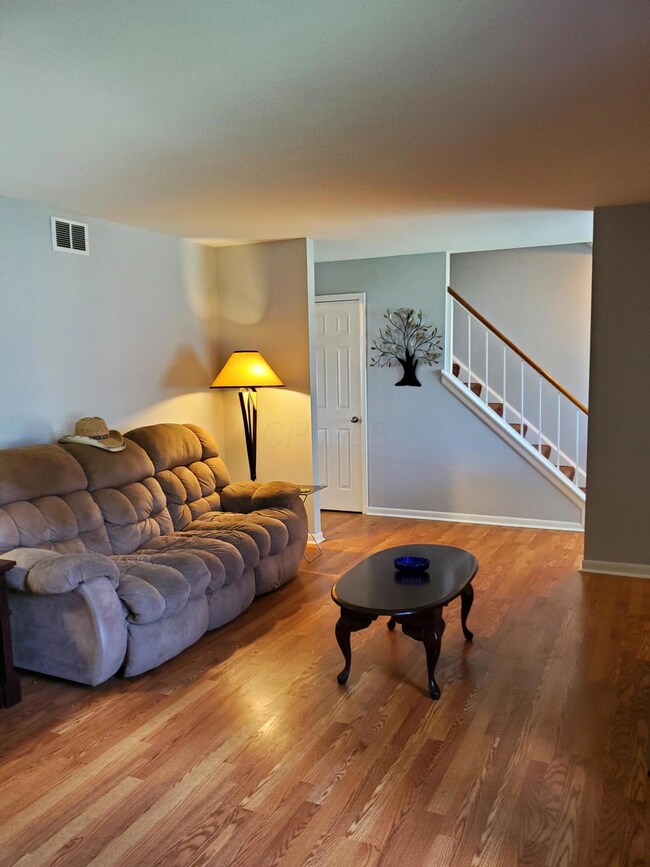 18 x 12 LivingRoom