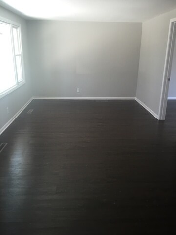 118 Mora Rd, Carpentersville, IL 60110 - photo 5