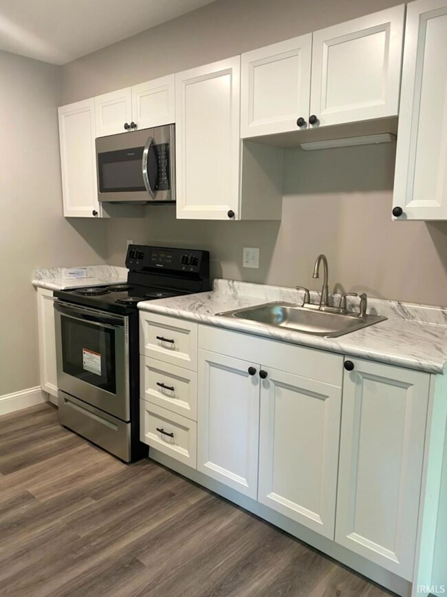 425 Cypress St unit B, Newburgh, IN 47630 - photo 6