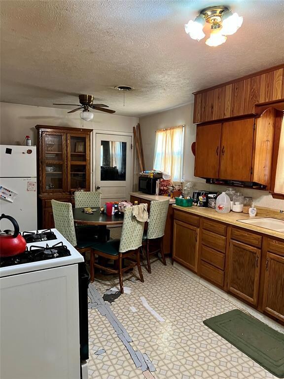 221 Center Point Rd, Weatherford, TX 76087 - photo 5