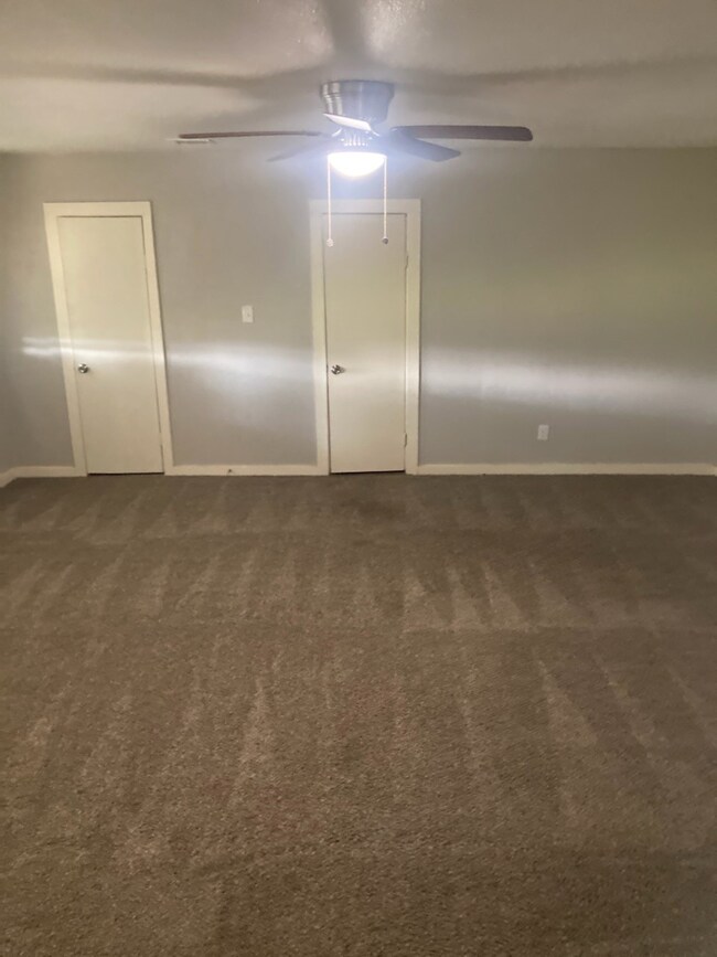 2005 Eagles Rd, Bay City, TX 77414 - photo 3