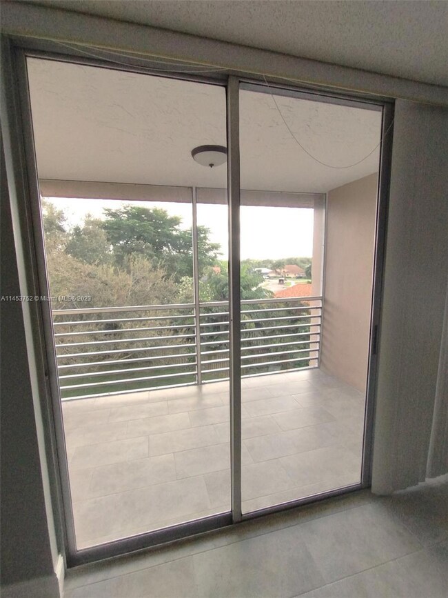 9460 Live Oak Place unit 408, Davie, FL 33324 - photo 6