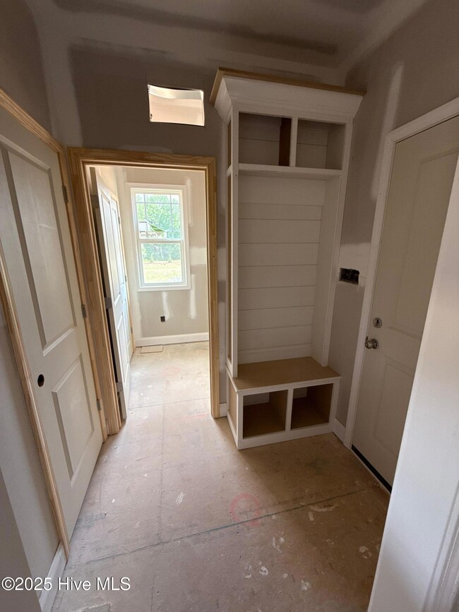 20250501_151824_1DB616