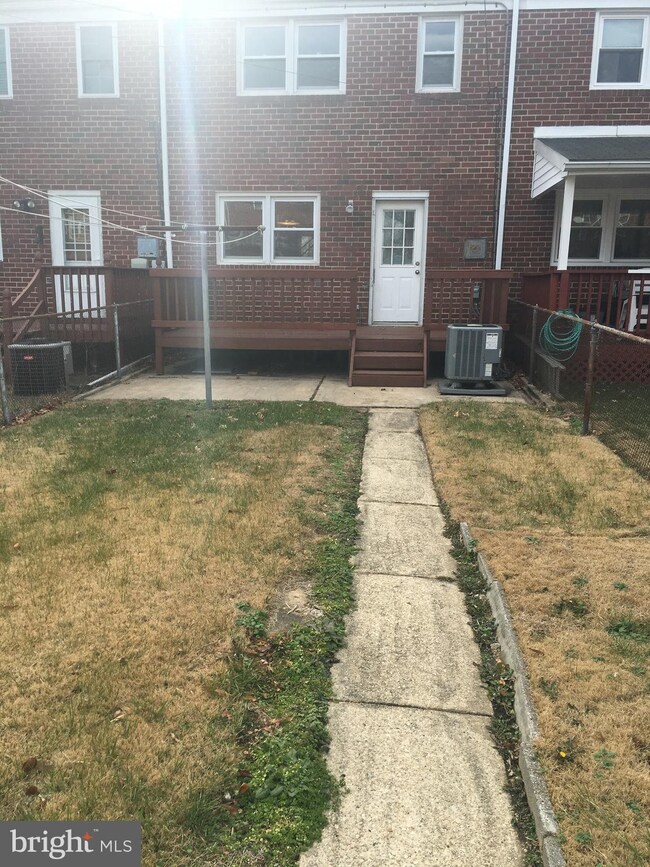 908 Circle Dr, Halethorpe, MD 21227 - photo 7