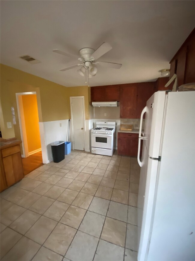 2504 Pennington St, Houston, TX 77093 - photo 5