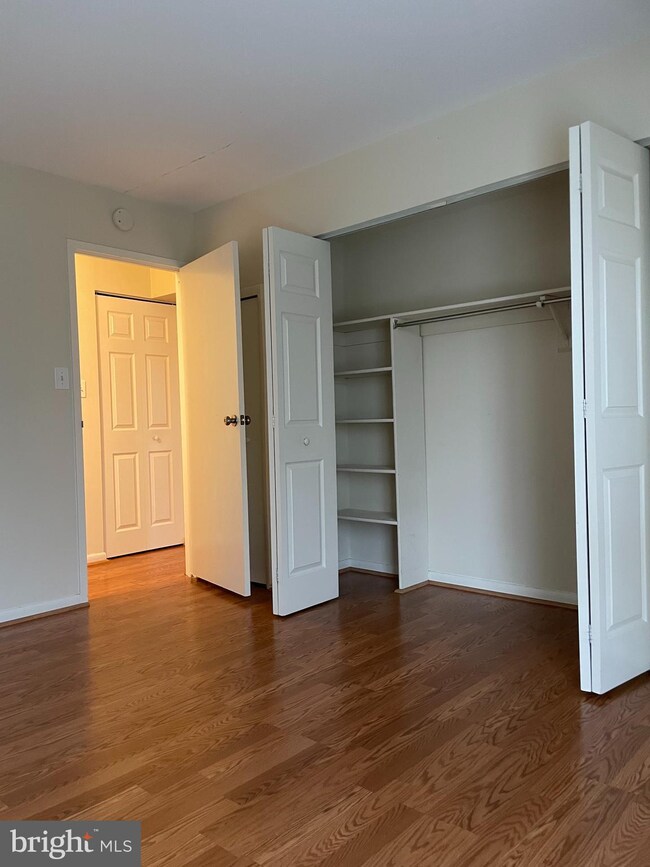 607 Center St unit 103, Herndon, VA 20170 - photo 7