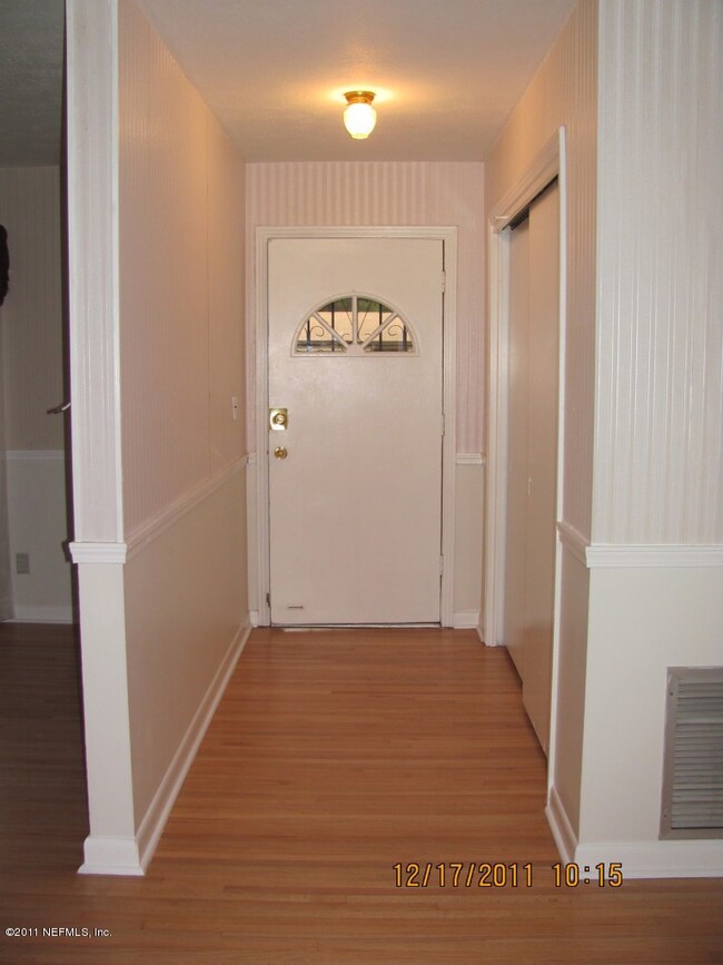 6340 S Garette Dr, Jacksonville, FL 32210 - photo 4