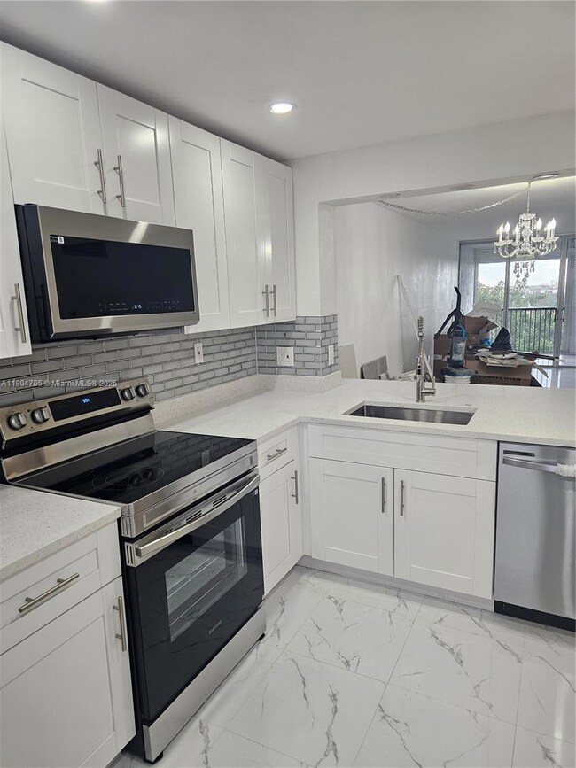 3910 Inverrary Blvd unit 703B, Lauderhill, FL 33319 - photo 5