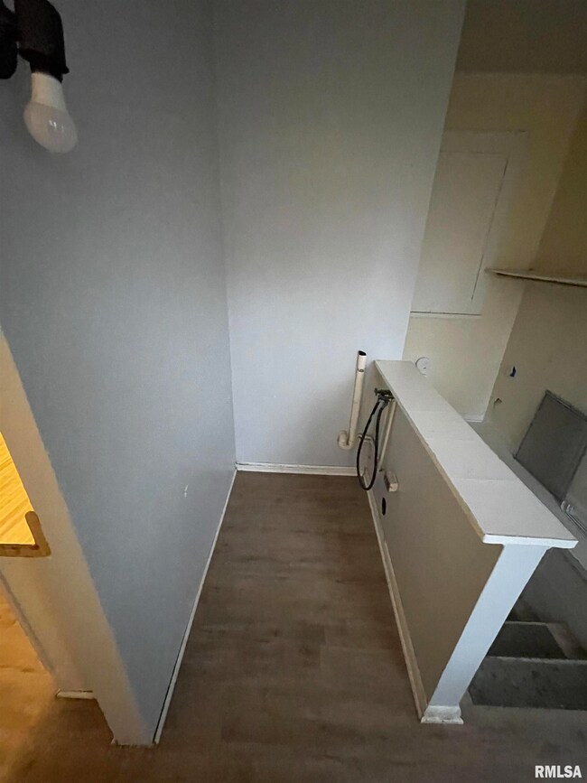 415 N Sherman St, Lincoln, IL 62656 - photo 4