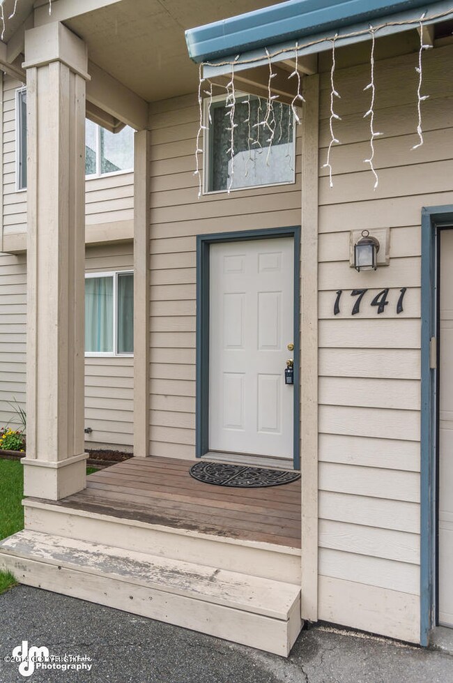 1741 Flatwater Circle-large-002-Entrance