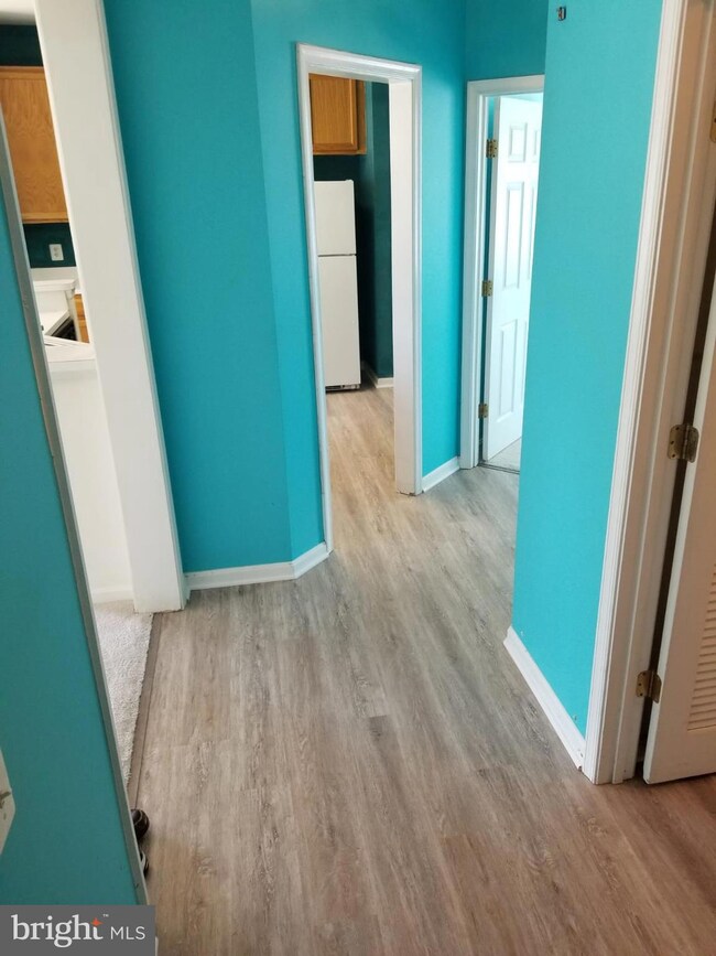 8211 Crossbrook Ct unit 101, Lorton, VA 22079 - photo 7