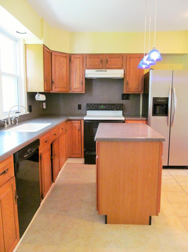 774 S Cassingham Rd, Columbus, OH 43209 - photo 7