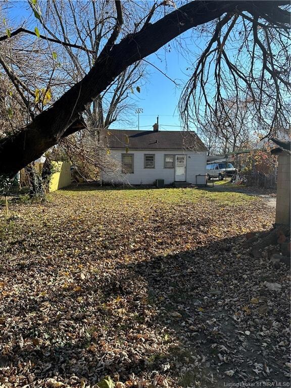 1513 Brigman Ave, Jeffersonville, IN 47130 - photo 2