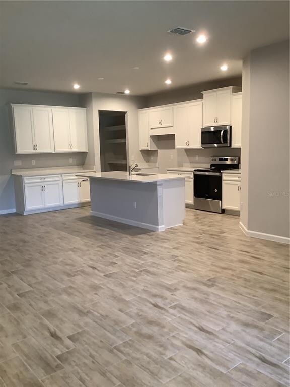 GREAT ROOM/KITCHEN