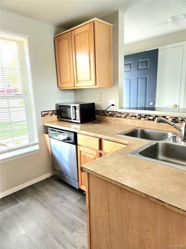 1523 S Ouray Cir unit A, Aurora, CO 80017 - photo 5