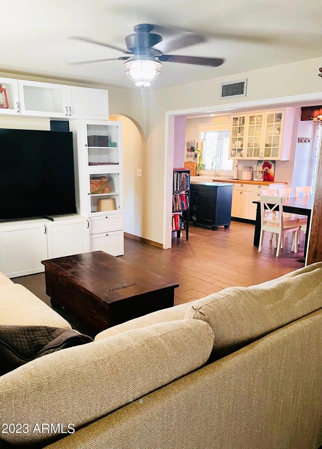 COMING SOON GREAT ROOM - 16502 LOWER BUC