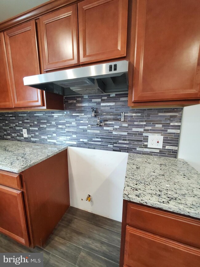 404 W Old Cross Rd, New Market, VA 22844 - photo 5