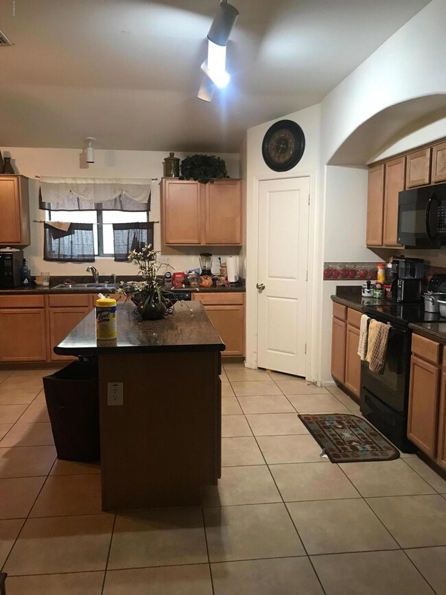 7404 W Getty Dr, Phoenix, AZ 85043 - photo 4