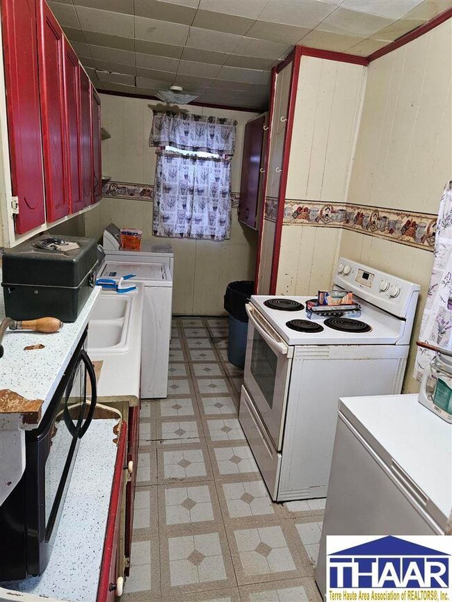 1460 8th Ave, Terre Haute, IN 47804 - photo 3