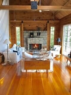 Beautiful wood floors and a gas...