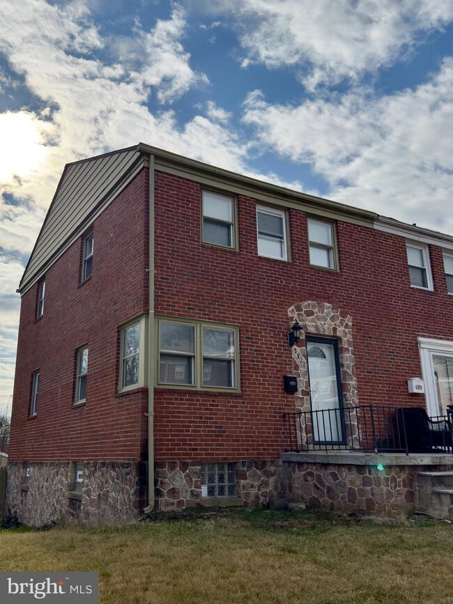 5921 Fenwick Ave, Baltimore, MD 21239 - photo 2