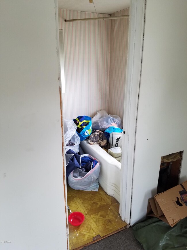 9 Maple St, Three Oaks, MI 49128 - photo 7