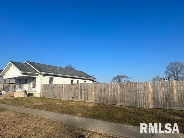 305 E Jackson St, Pinckneyville, IL 62274 | MLS# RMAEB451782 | Homes.com