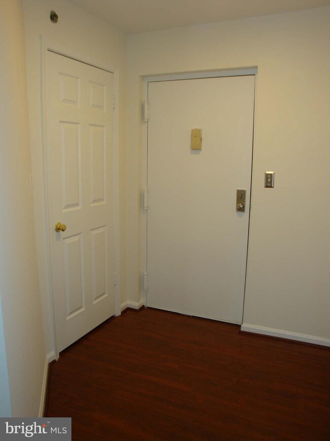 14 Bandon Ct unit 301, Lutherville Timonium, MD 21093 - photo 2