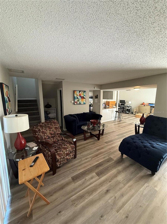 1147 Longfellow Rd unit 157C, Sarasota, FL 34243 - photo 3