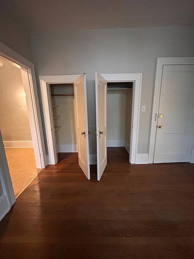 2 LR - dbl closets