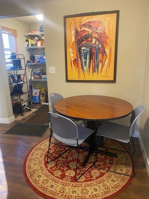 Walk in Pantry and Dining Area<|><|>