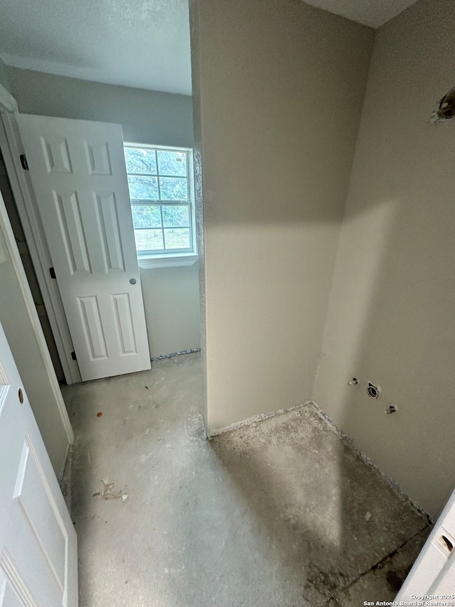 1222 Hillcrest Dr, San Antonio, TX 78228 - photo 5