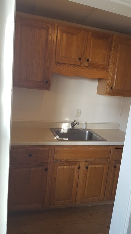 10 Fisher St unit 10, Lowell, MA 01850 - photo 5