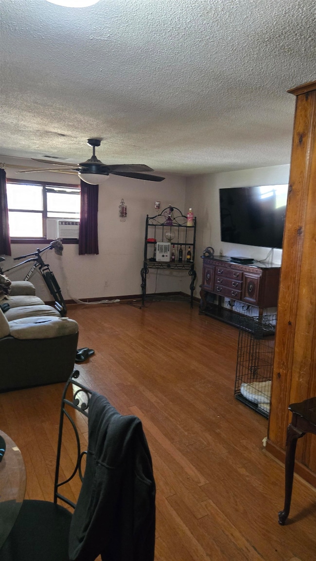 170 Jeanne Dr, Memphis, TN 38109 - photo 2