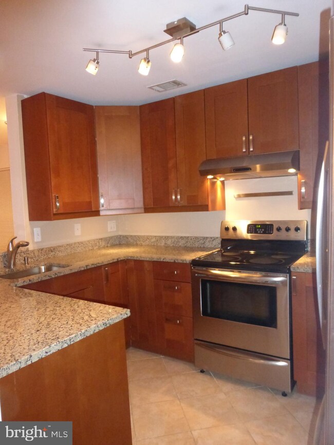 10913 Postern Ct unit 43, Manassas, VA 20109 - photo 5