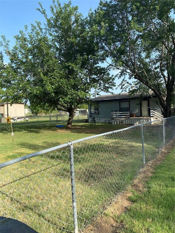 1050 Meadow Oaks St, Azle, TX 76020 - photo 6